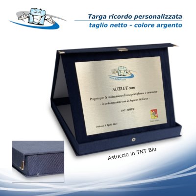 Targa ricordo personalizzata con astuccio in TNT Blu - targa con taglio netto