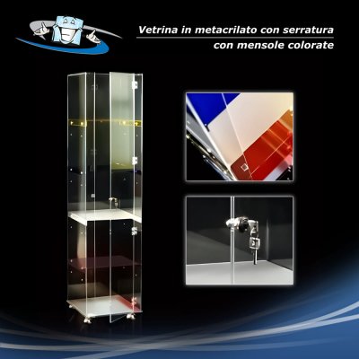 Vetrina espositiva Mirò in Plexiglass con serratura e ruote - L35 x P35 x H150 cm - mensole colorate