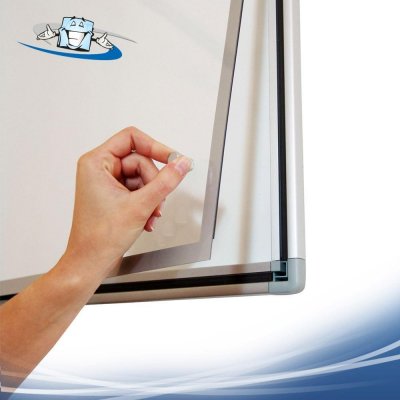 Mago magnedoor - Vetrina da parete per interni ed esterni con chiusura magnetica in due formati