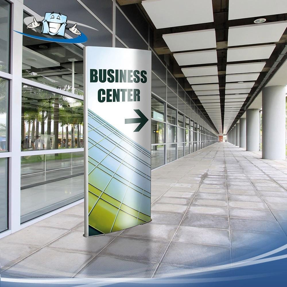 Pylo outdoor - Espositore per esterno autoportante Personalizzato