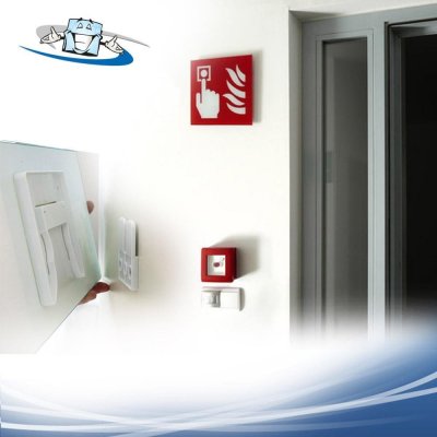 Safepix Wall - Segnaletica di uscita di sicurezza con fissaggio invisibile a muro
